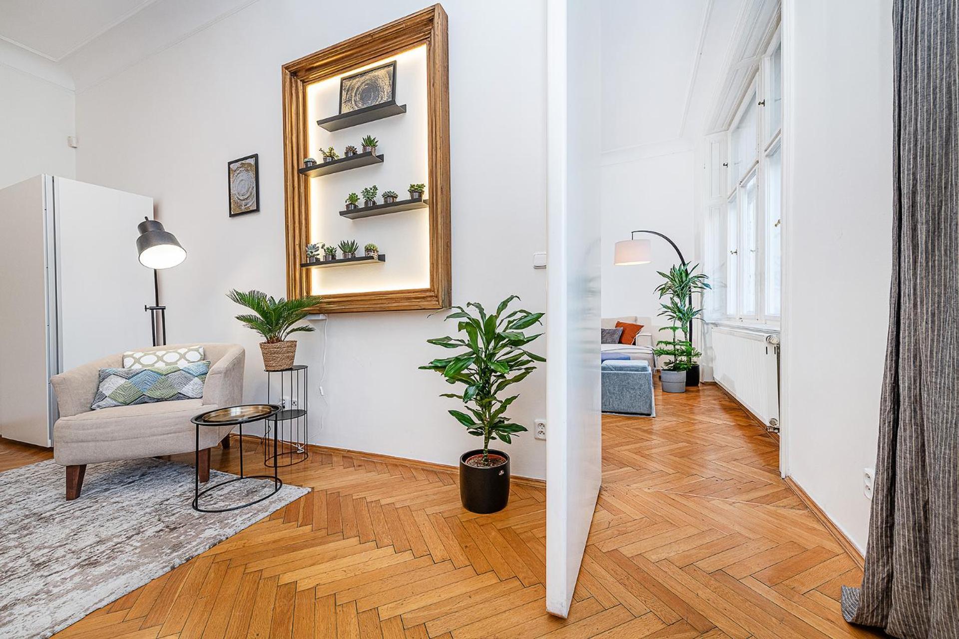 Spacious Two-bedroom In Old Town Lejlighed *