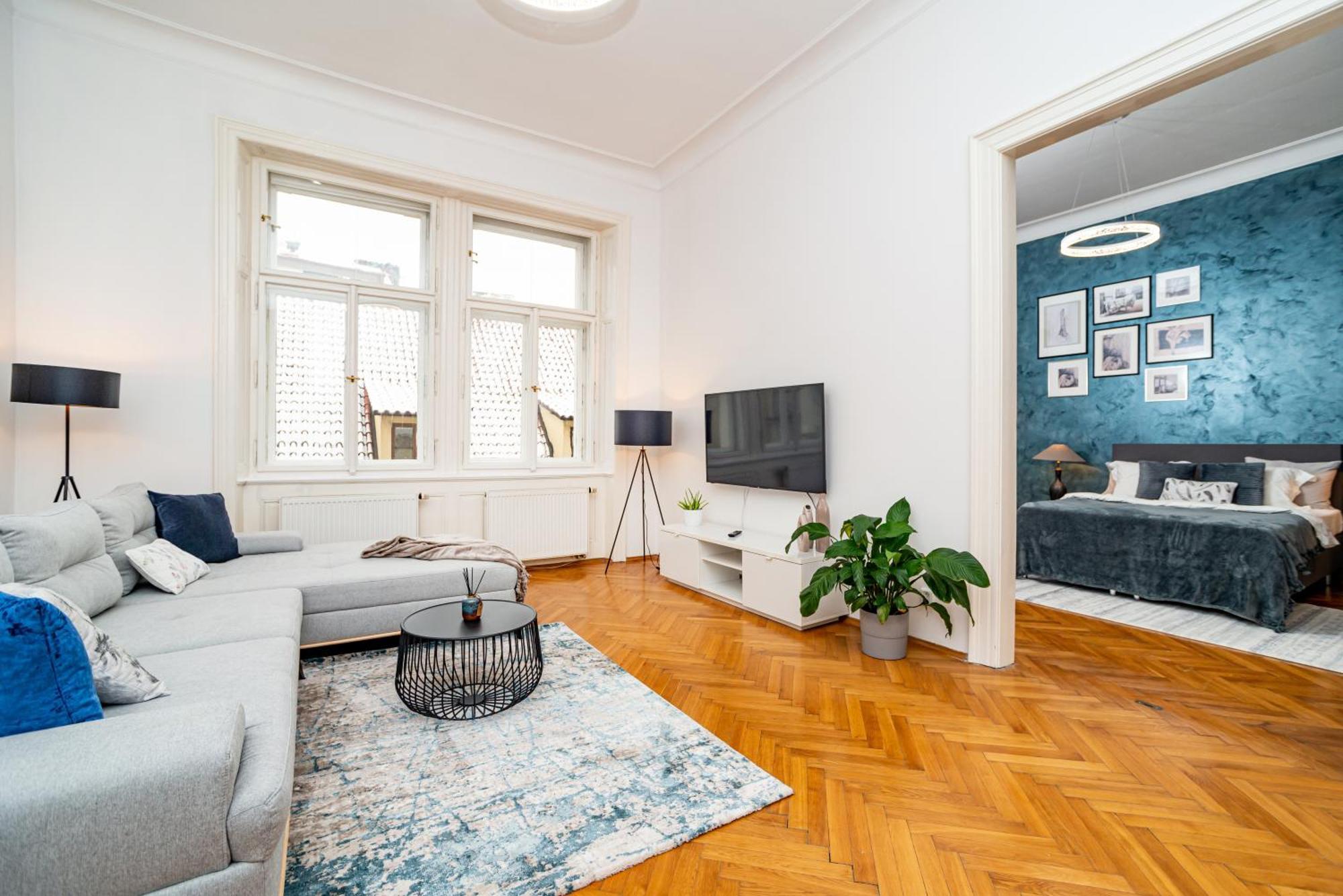 Spacious Two-bedroom In Old Town Lejlighed *