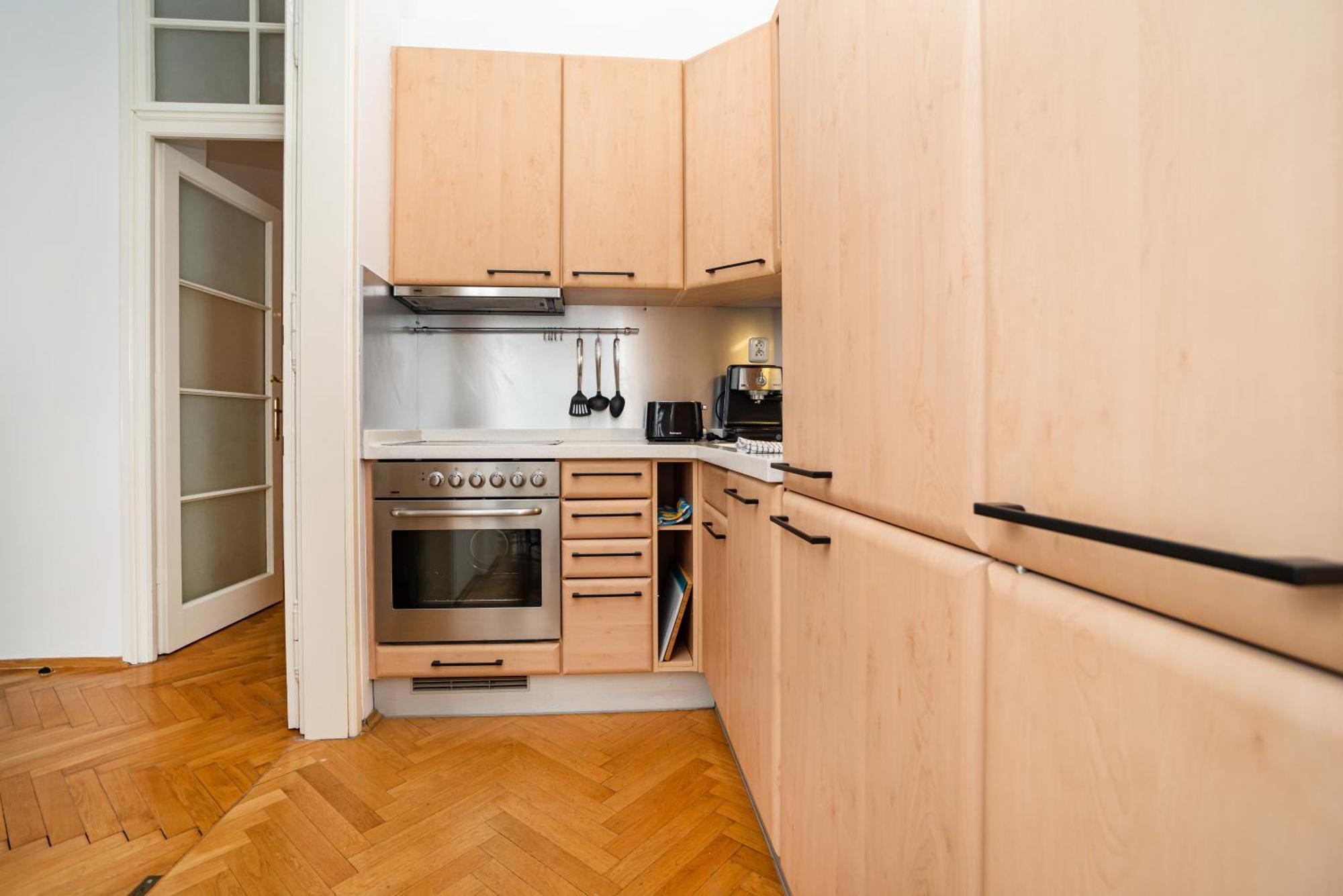 Lejlighed Spacious Two-bedroom In Old Town *