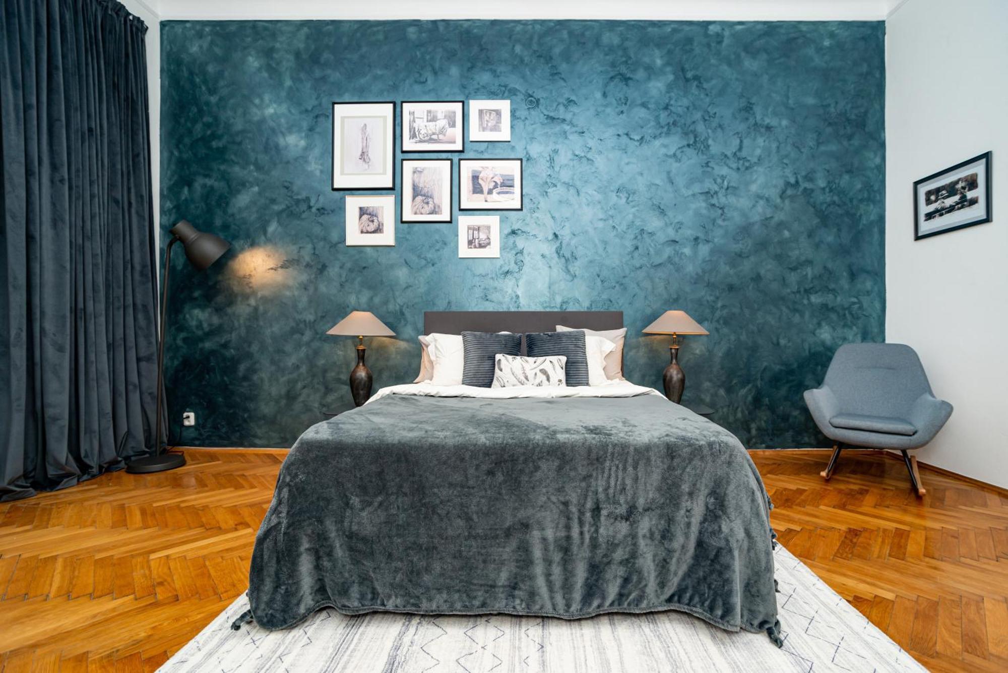 Spacious Two-bedroom In Old Town Lejlighed