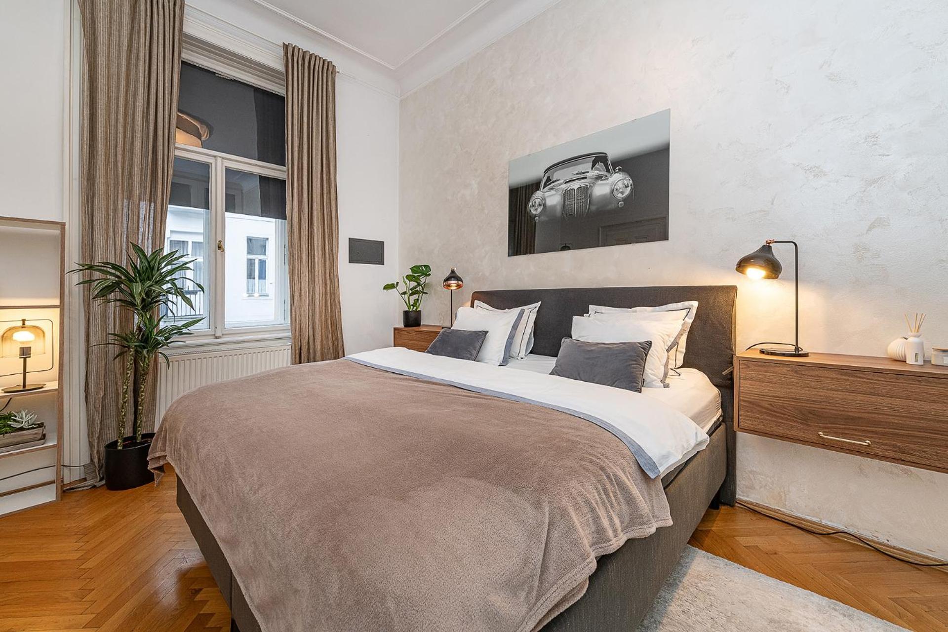 Spacious Two-bedroom In Old Town Praha