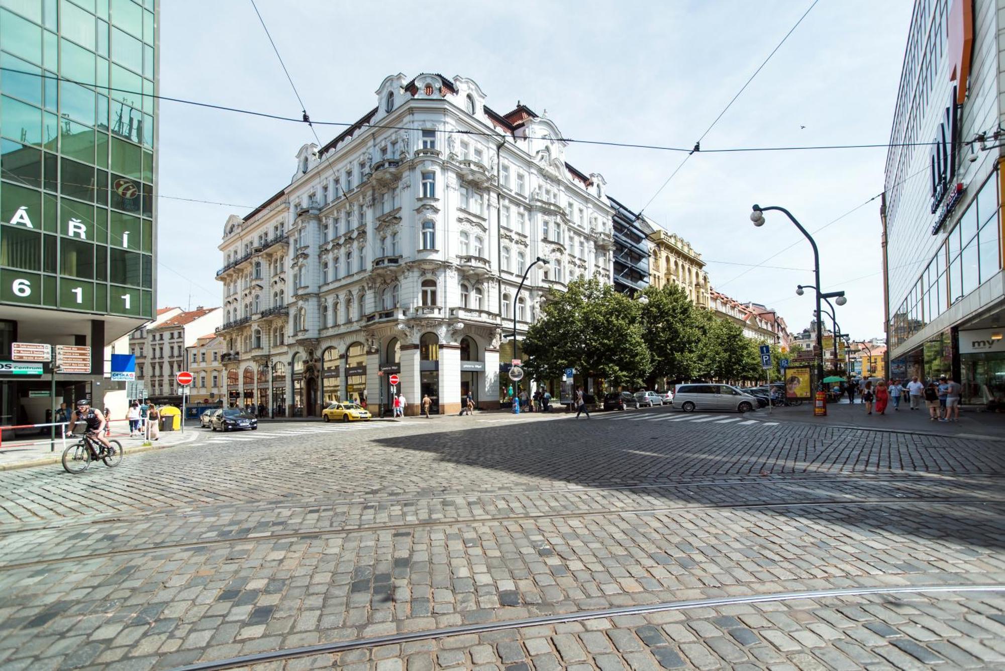 Spacious Two-bedroom In Old Town * Praha