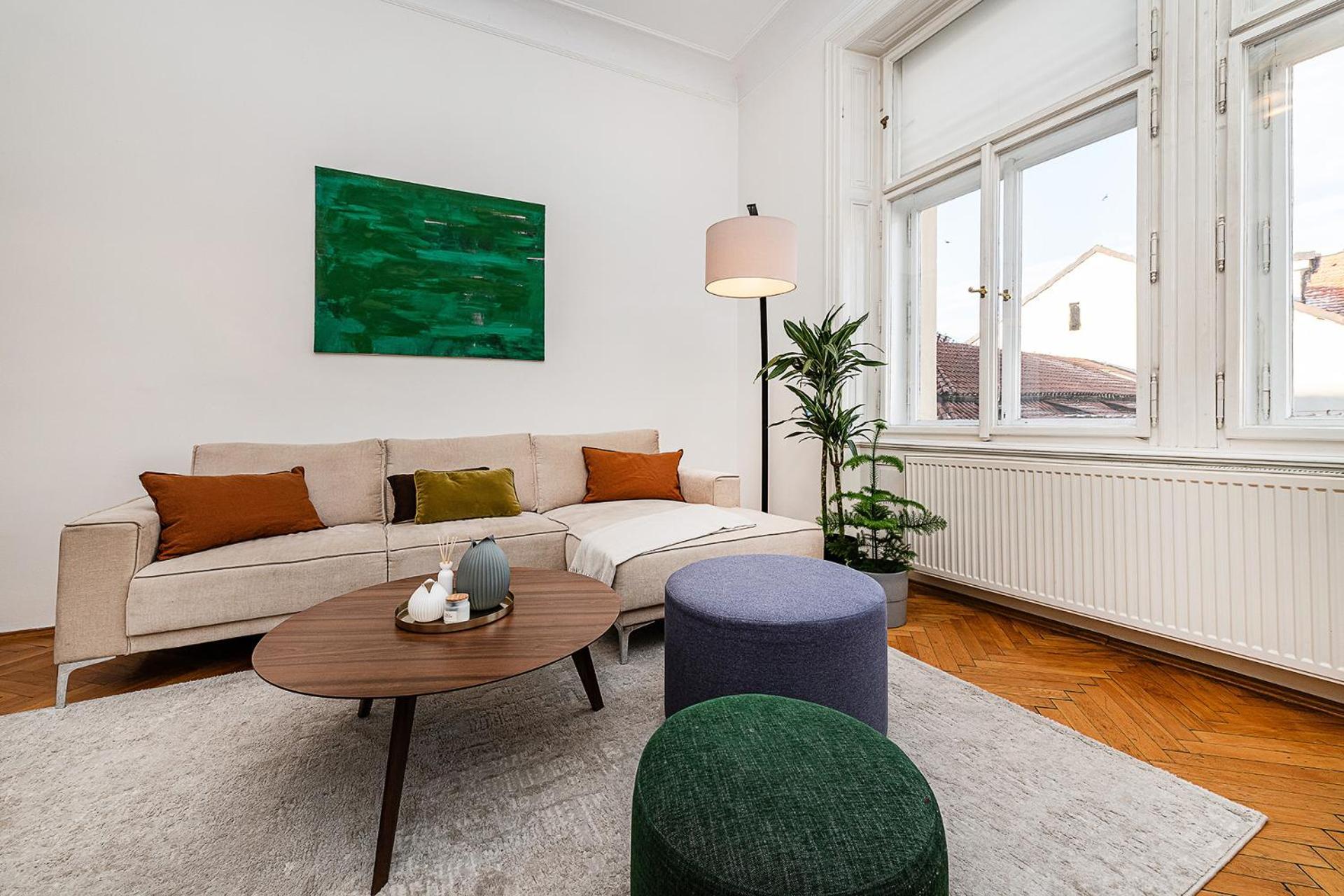 Spacious Two-bedroom In Old Town Apartmán