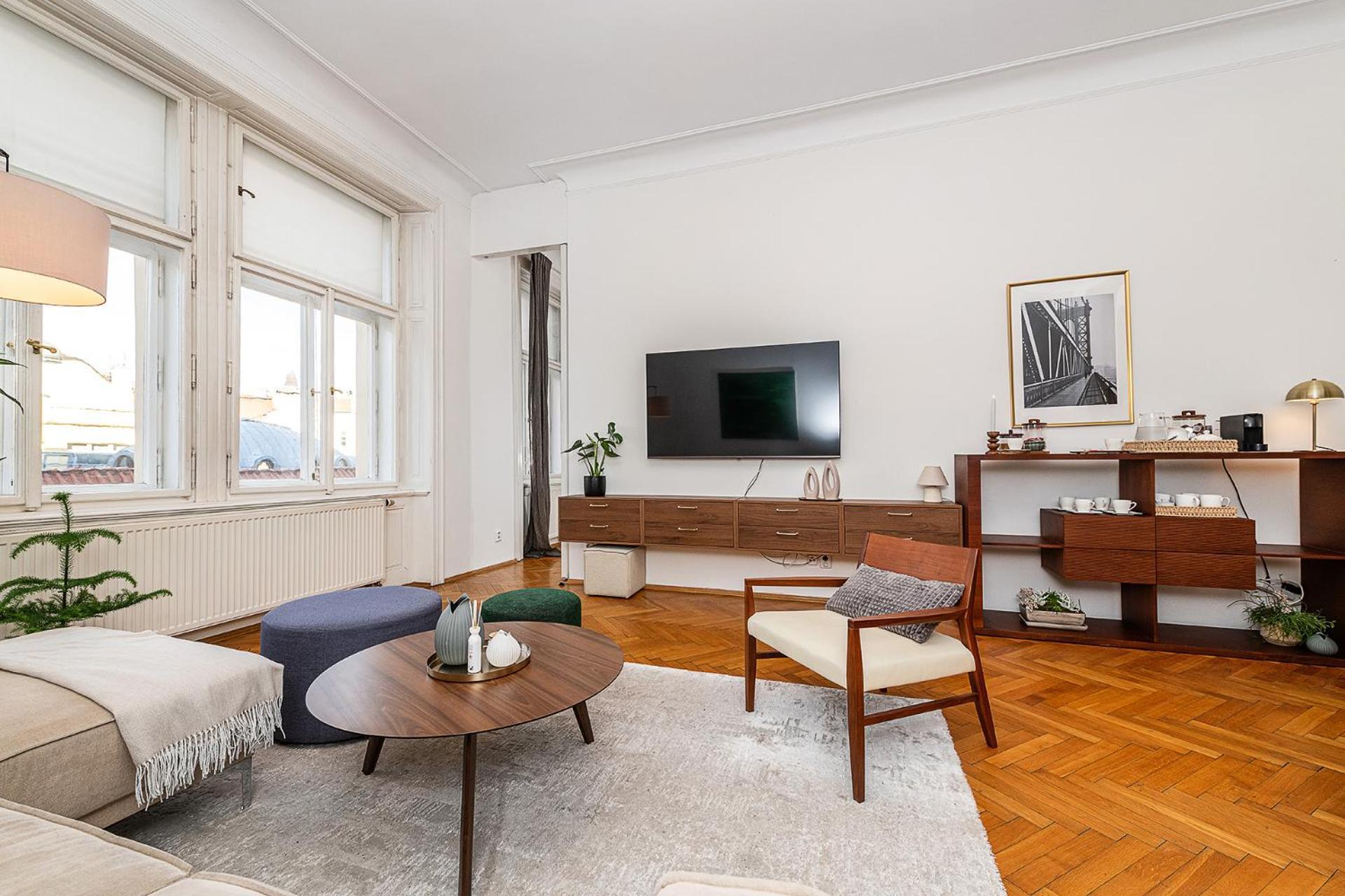 Spacious Two-bedroom In Old Town Praha