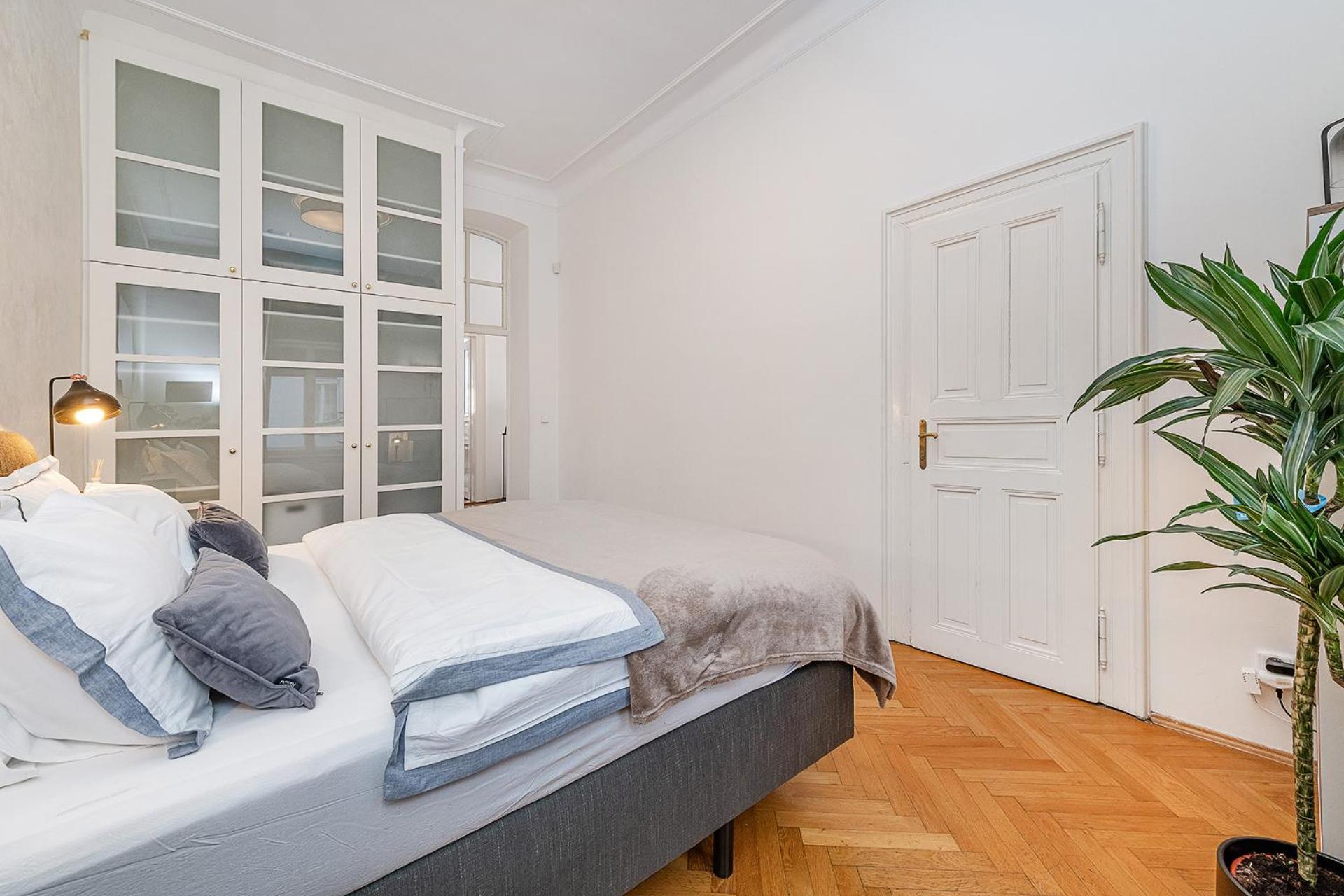 Spacious Two-bedroom In Old Town Praha