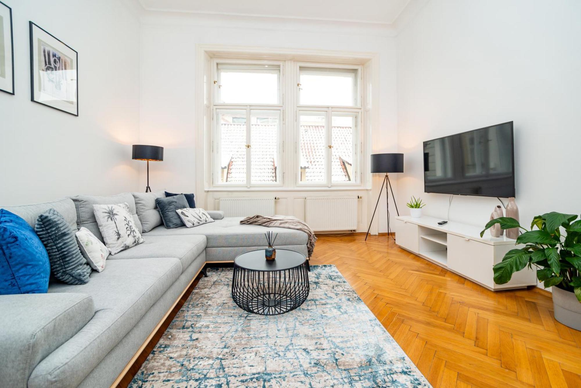 Spacious Two-bedroom In Old Town * Praha