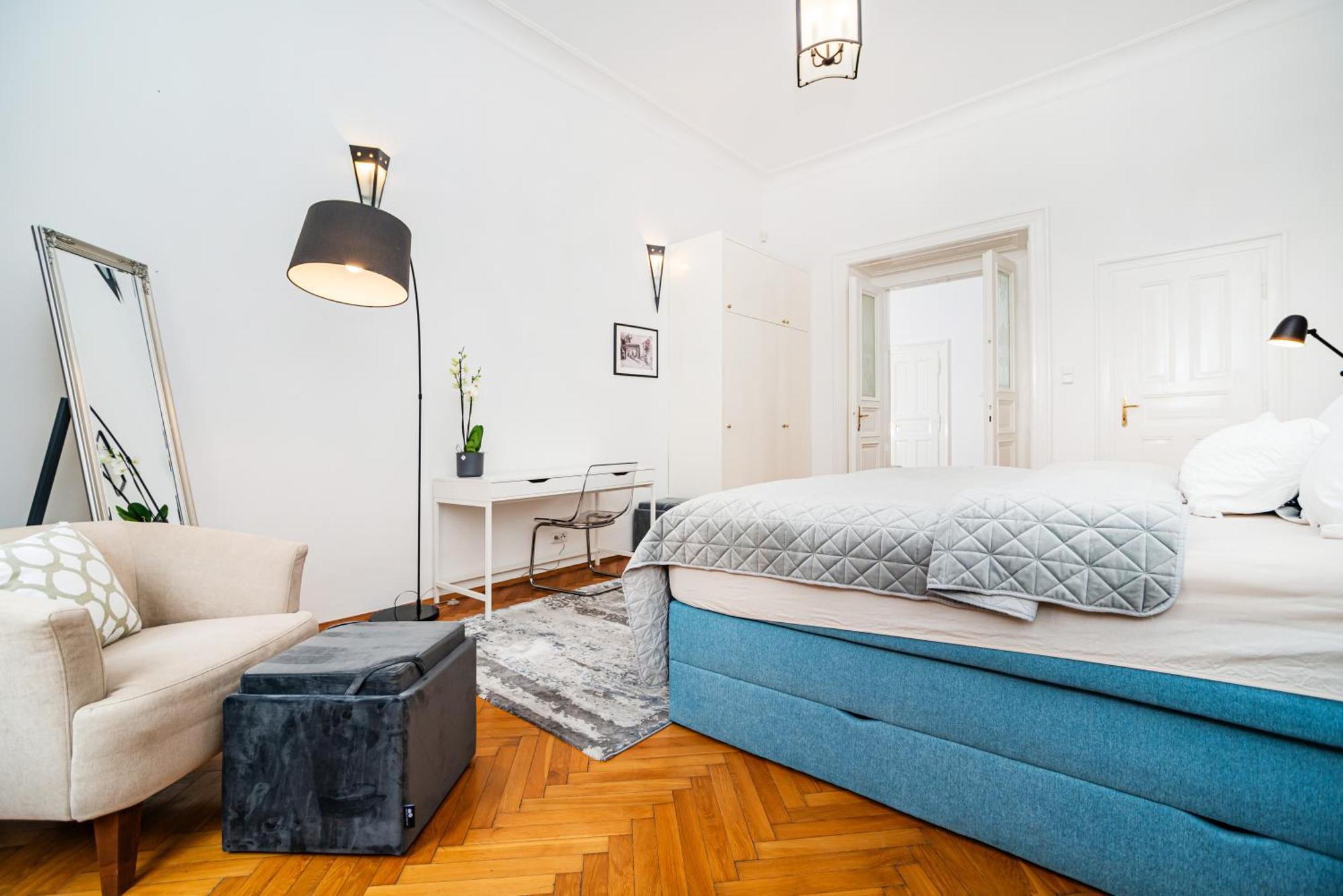 Spacious Two-bedroom In Old Town Apartmán *