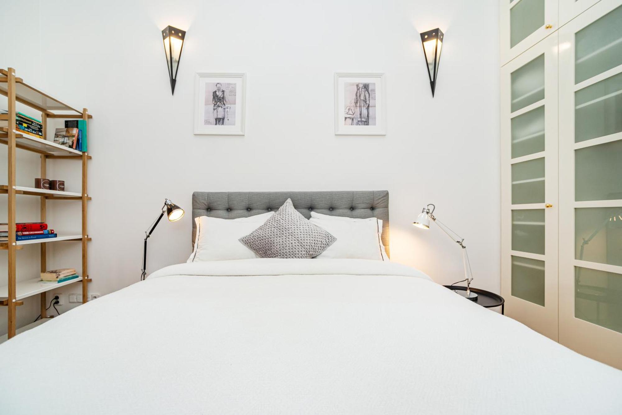 Apartmán Spacious Two-bedroom In Old Town *